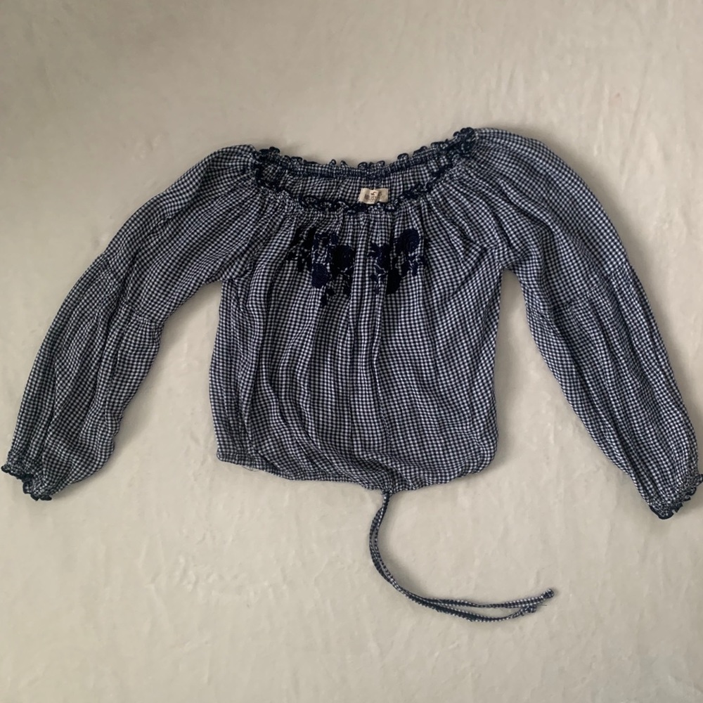 Hollister top